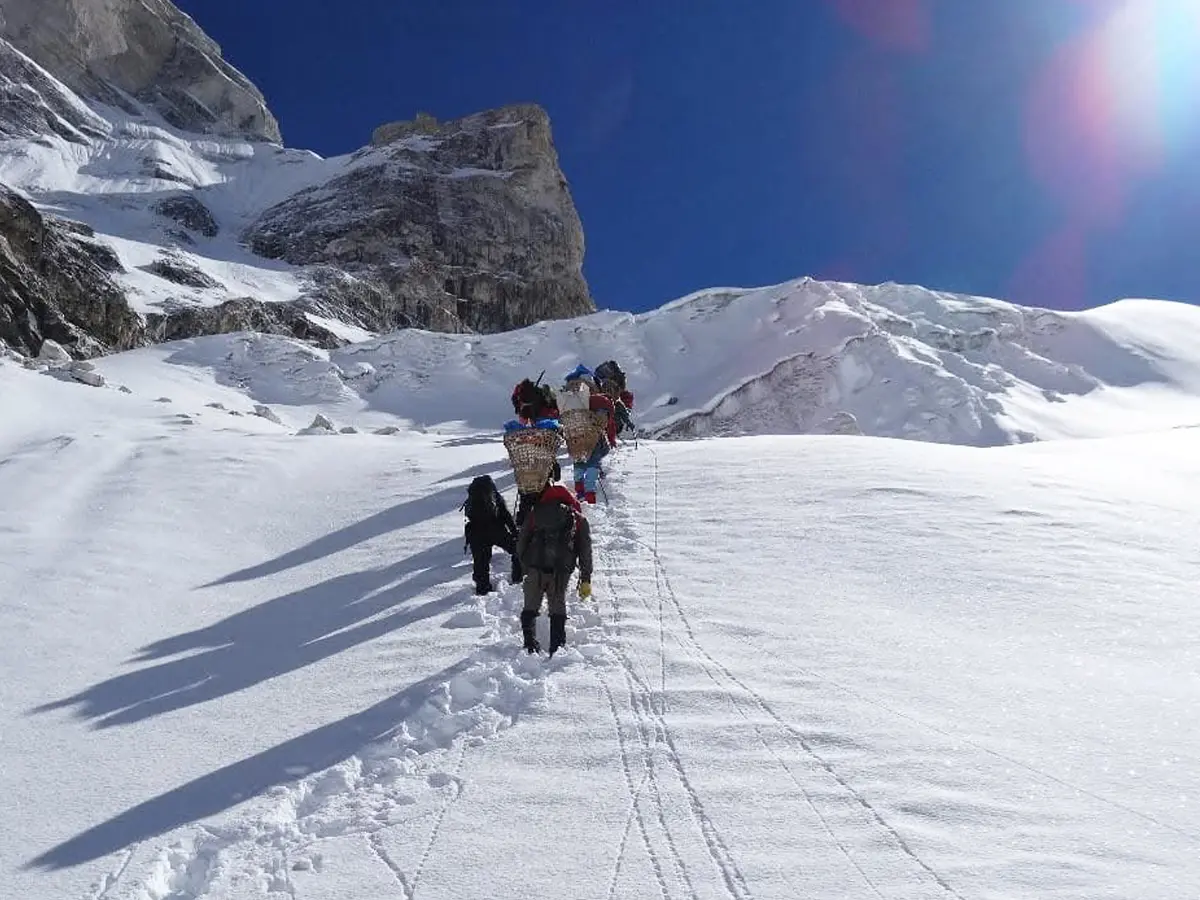 ascending tashi lapcha pass