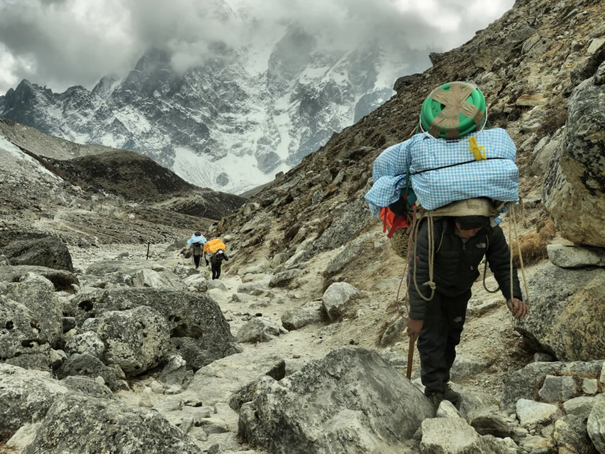 porter life in everest