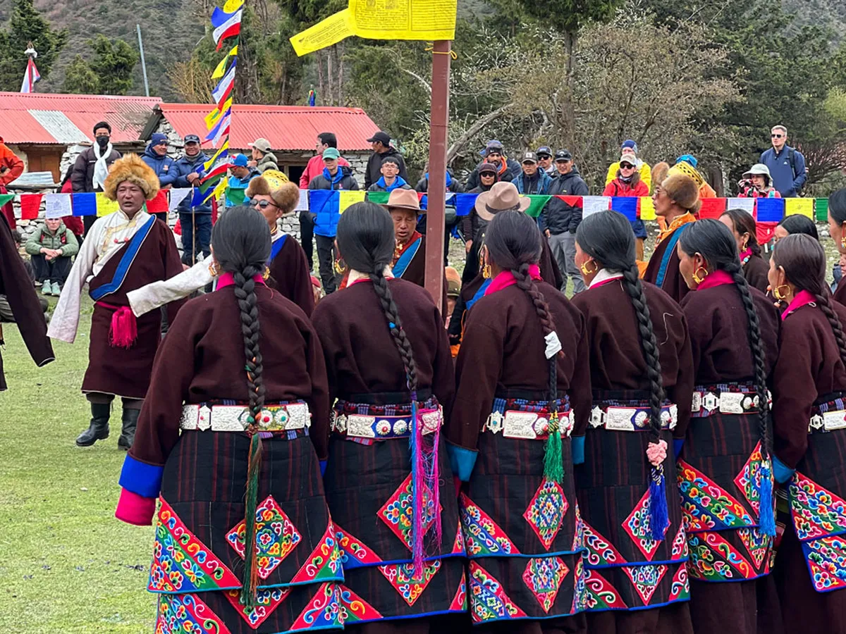 sherpa in Manaslu
